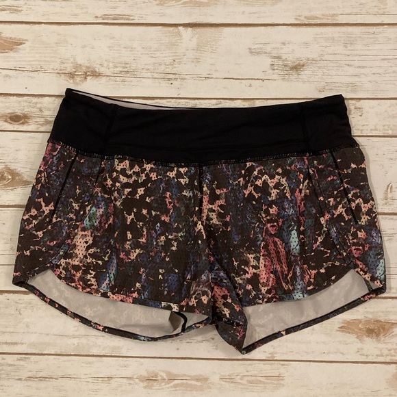 Lululemon Run Times Mid-Rise Short 4" Multicolor Size 8 - Picture 1 of 5
